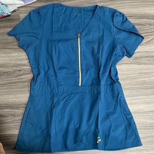 Jaanuu scrub top